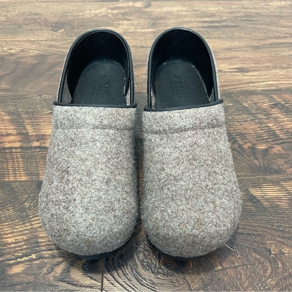 Ava Wool Clog Tan/Stone Size 40/US Size 8.5-9 - Picture 8 of 8